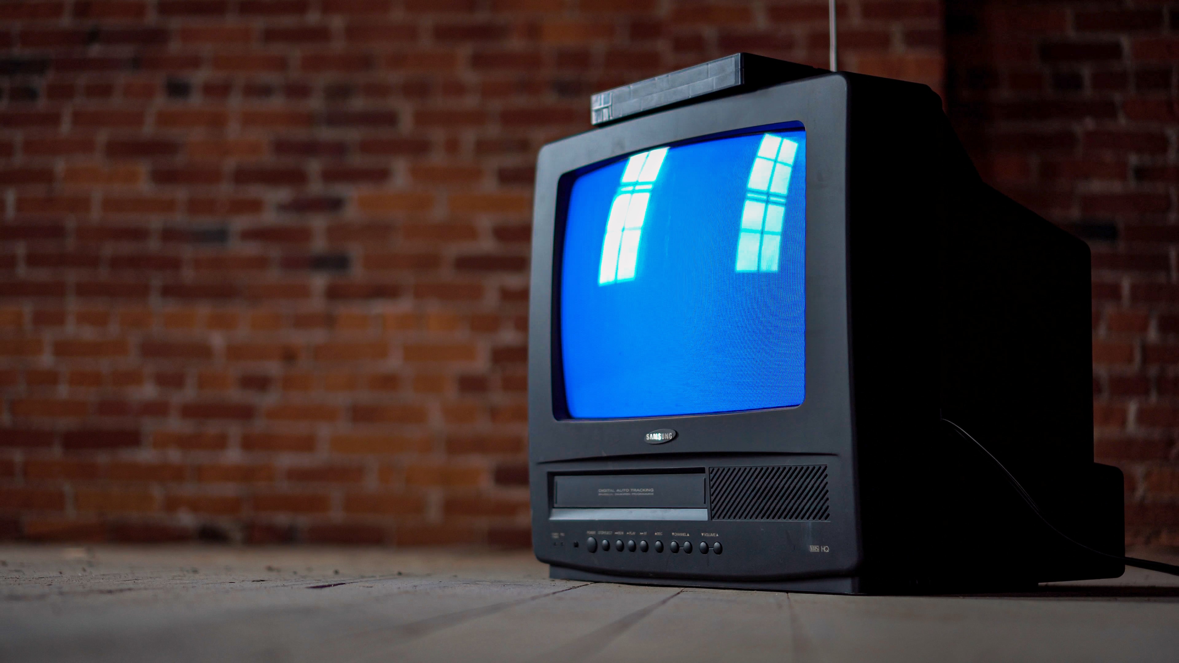 tv vintage pavimento(2).jpg